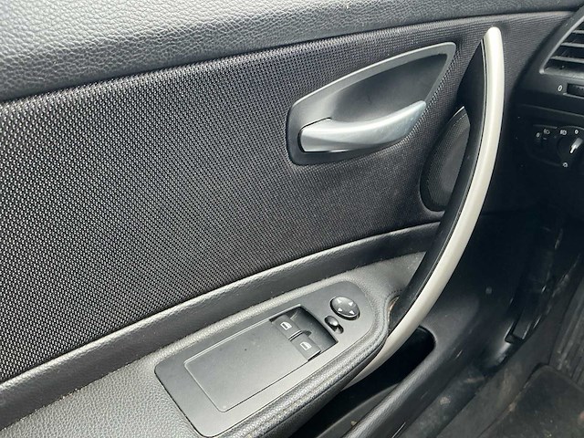 2009 - bmw - 1-serie - 116i - personenauto - afbeelding 2 van  11