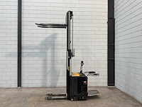 2009 - caterpillar - stapelaar - afbeelding 14 van  15