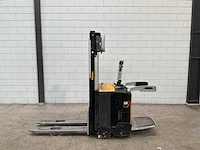 2009 - caterpillar - stapelaar