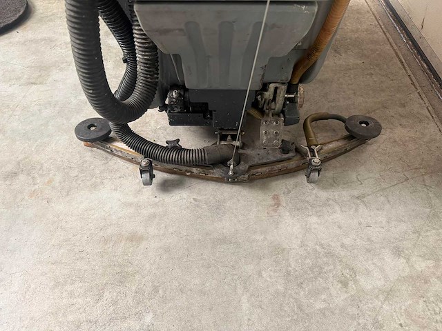 2009 - hako - hakomatic b45 cl - cleaning machine - afbeelding 9 van  11