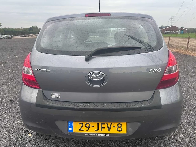2009 - hyundai - i20 - 1.4i dynamic - 29-jfv-8 - afbeelding 10 van  16