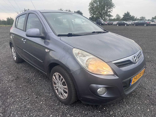 2009 - hyundai - i20 - 1.4i dynamic - 29-jfv-8 - afbeelding 12 van  16