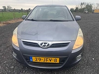 2009 - hyundai - i20 - 1.4i dynamic - 29-jfv-8 - afbeelding 13 van  16