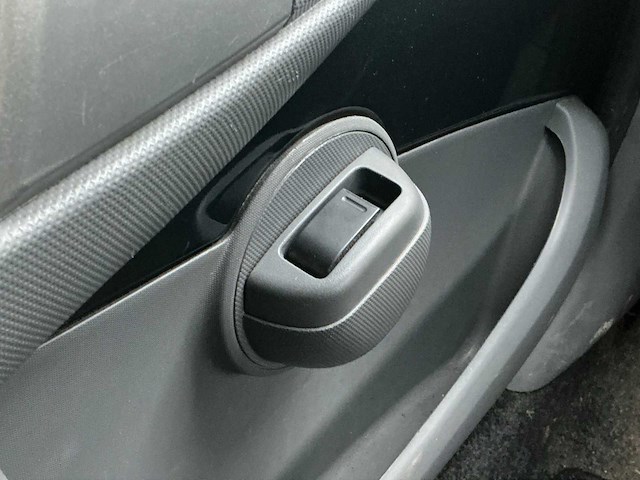 2009 - peugeot - 107 - 1.0-12v xr - personenauto - afbeelding 10 van  12