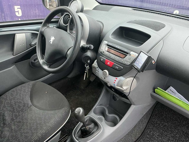 2009 - peugeot - 107 - 1.0-12v xr - personenauto - afbeelding 7 van  12