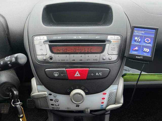 2009 - peugeot - 107 - 1.0-12v xr - personenauto - afbeelding 8 van  12