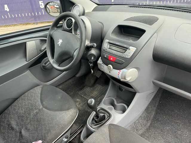 2009 - peugeot - 107 - 1.0-12v xr - personenauto - afbeelding 8 van  11