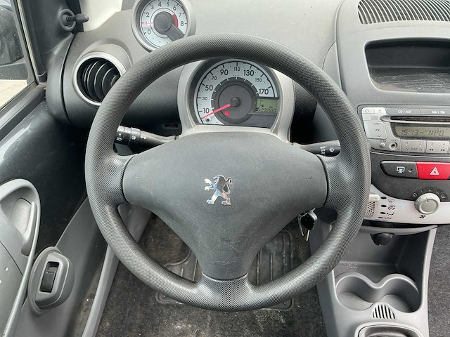 2009 - peugeot - 107 - 1.0-12v xr - personenauto - afbeelding 11 van  11