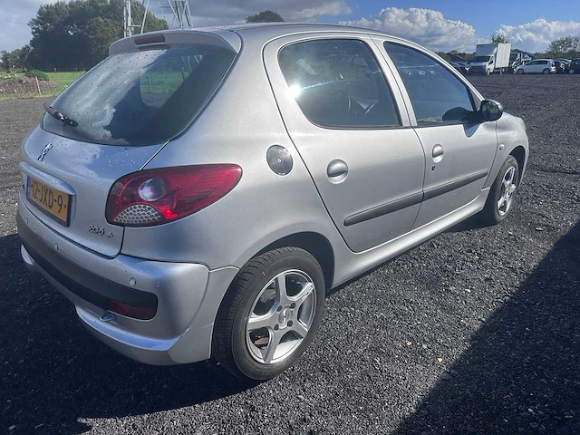 2009 - peugeot - 206 + - 1.1 xs - 12-jxd-9 - afbeelding 15 van  20