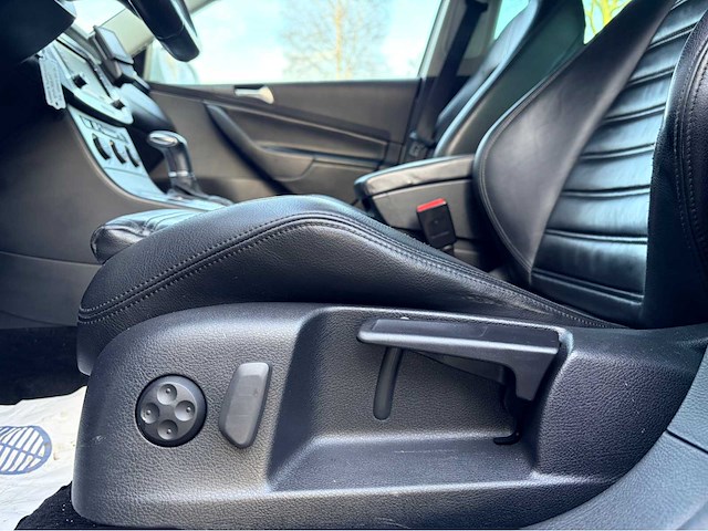 2009 - volkswagen - passat variant 2.0 ffsi highline - personenauto - afbeelding 10 van  19