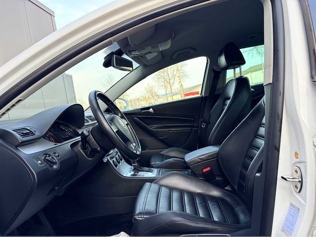 2009 - volkswagen - passat variant 2.0 ffsi highline - personenauto - afbeelding 18 van  19