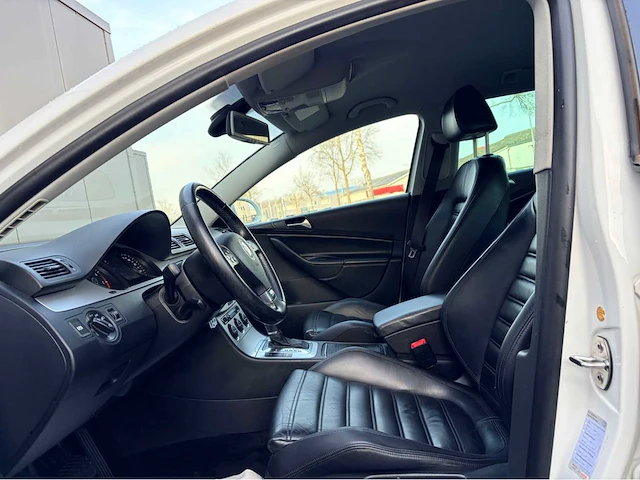 2009 - volkswagen - passat variant 2.0 ffsi highline - personenauto - afbeelding 18 van  19
