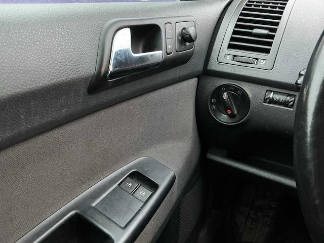 2009 - volkswagen - polo - 1.9 tdi comfortline - personenauto - afbeelding 10 van  12