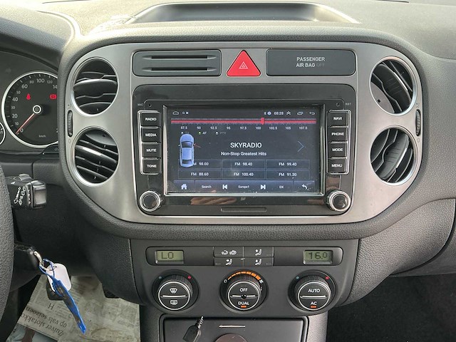 2009 - volkswagen - tiguan - 1.4 tsi trend&fun - personenauto - afbeelding 2 van  4