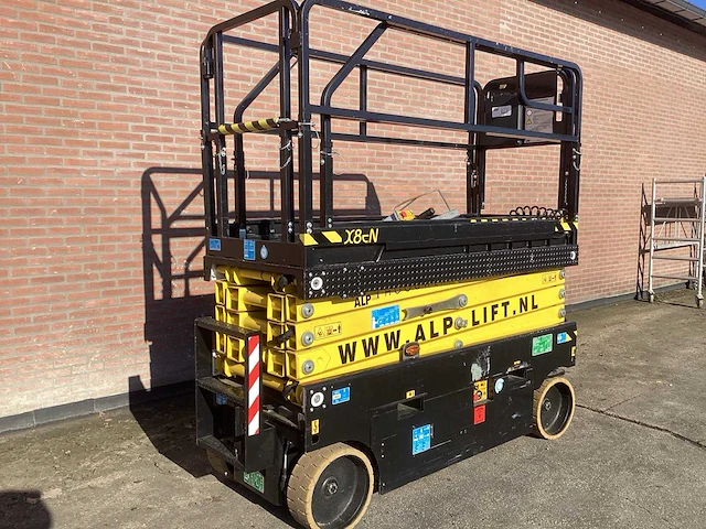 2009 airo x 8 en hoogwerker - afbeelding 1 van  19