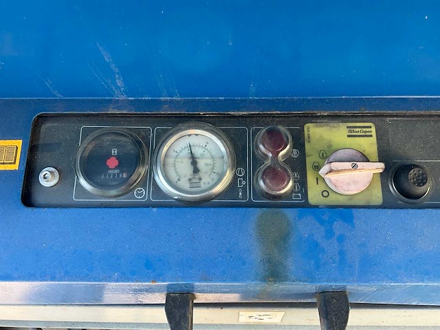 2009 atlas copco 06256 getrokken compressor - afbeelding 11 van  11
