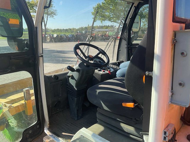 2009 ausa m250h x4 straatveegmachine - afbeelding 9 van  20