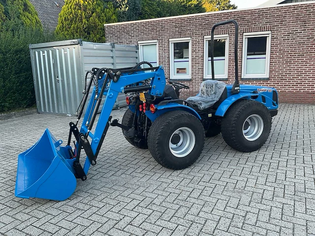 2009 bcs valiant 500 vierwielaangedreven landbouwtractor - afbeelding 1 van  24