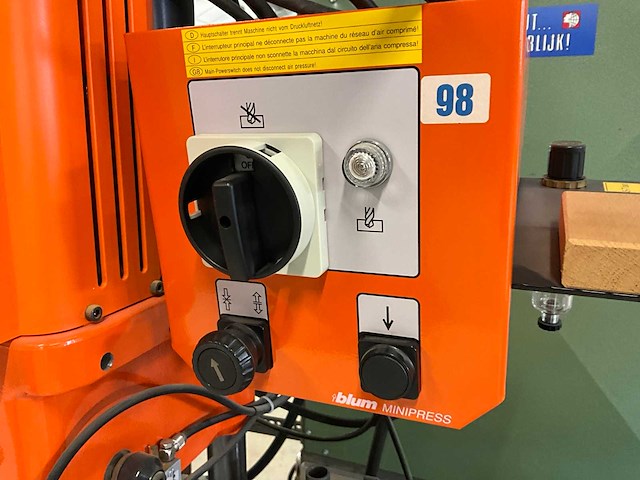 2009 blum minipress p boor- en beslagmachine - afbeelding 8 van  9