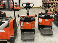 2009 bt lpe200/8 meerijpallettruck - afbeelding 2 van  7