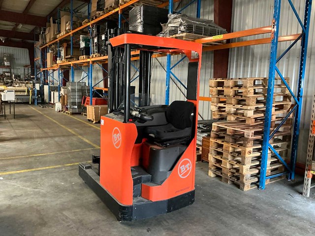 2009 bt rre 140m reachtruck - afbeelding 1 van  11