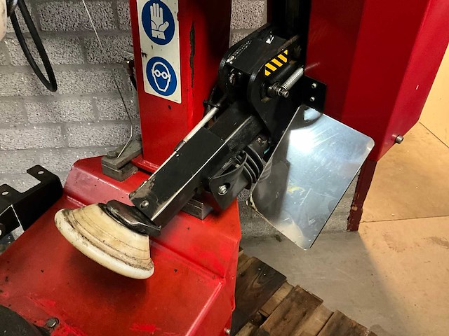 2009 butler 1052 banden de-en montageapparaat - afbeelding 6 van  8