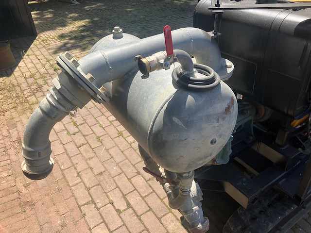 2009 caprari waterpomp op rupsen - afbeelding 2 van  19
