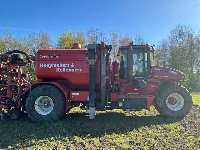 2009 challenger terra gator 8333 zelfrijdende mestverspreider - afbeelding 23 van  46