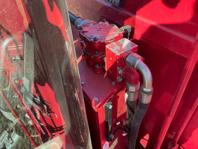 2009 challenger terra gator 8333 zelfrijdende mestverspreider - afbeelding 17 van  33