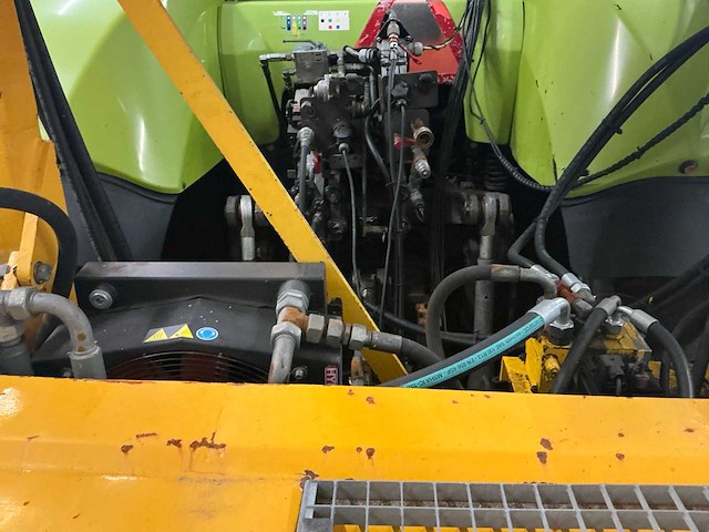 2009 claas axion 820 vierwielaangedreven landbouwtractor - afbeelding 9 van  33