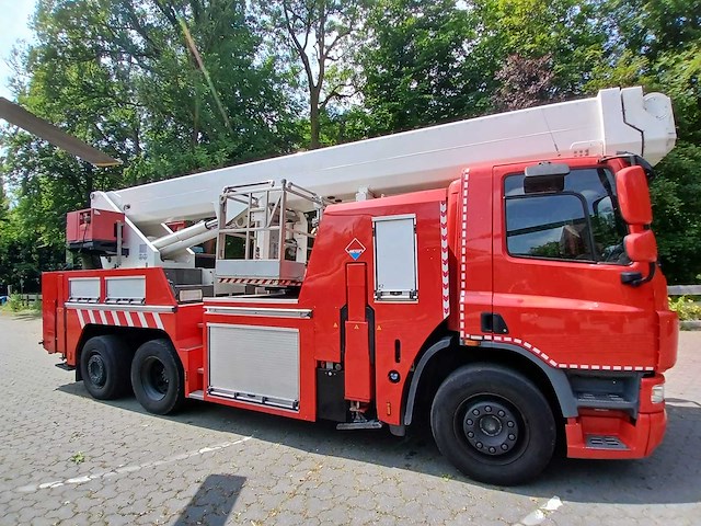 2009 daf cf 75 vrachtwagen met 32m hilton telescoophoogwerker - afbeelding 8 van  102