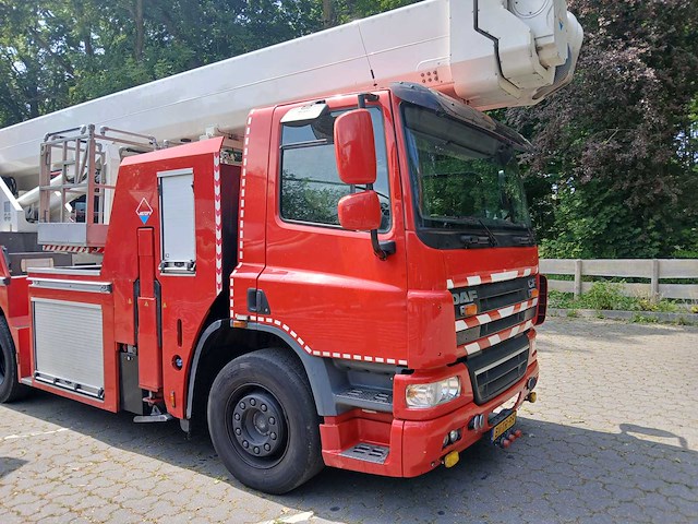 2009 daf cf 75 vrachtwagen met 32m hilton telescoophoogwerker - afbeelding 9 van  94