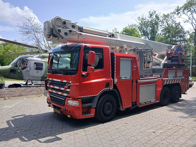 2009 daf cf 75 vrachtwagen met 32m hilton telescoophoogwerker - afbeelding 15 van  94