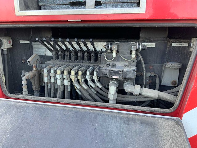 2009 daf cf 75 vrachtwagen met 32m hilton telescoophoogwerker - afbeelding 33 van  94