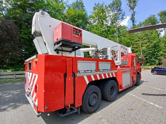 2009 daf cf 75 vrachtwagen met 32m hilton telescoophoogwerker - afbeelding 79 van  94