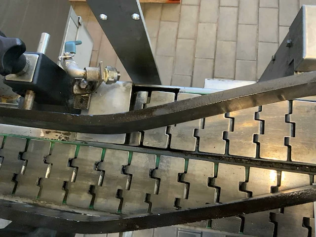 2009 datz stelvin vs8r flessensluit machine - afbeelding 11 van  30