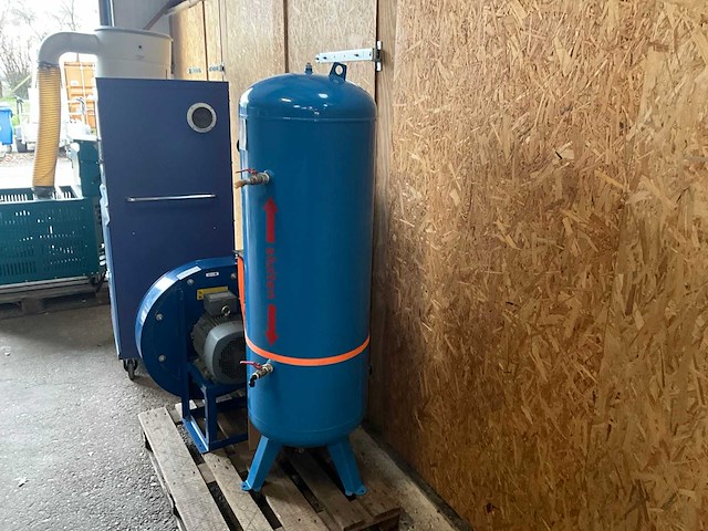 2009 eure nf 270x buffertank - afbeelding 1 van  5