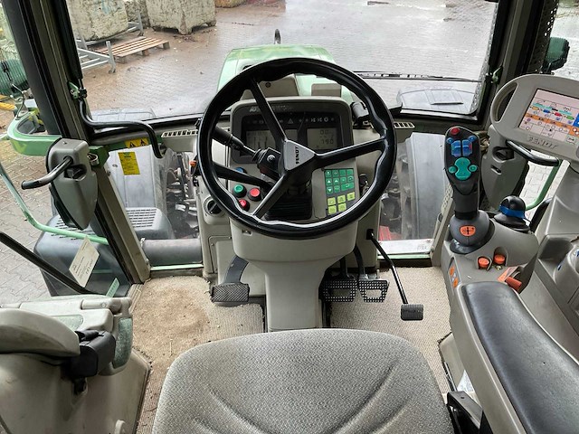 2009 fendt 714 vario tms vierwielaangedreven landbouwtractor - afbeelding 15 van  31