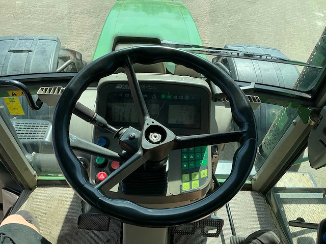 2009 fendt 714 vario vierwielaangedreven landbouwtractor - afbeelding 9 van  17