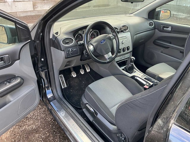 2009 ford focus 1.6 i defect personenauto - afbeelding 7 van  45