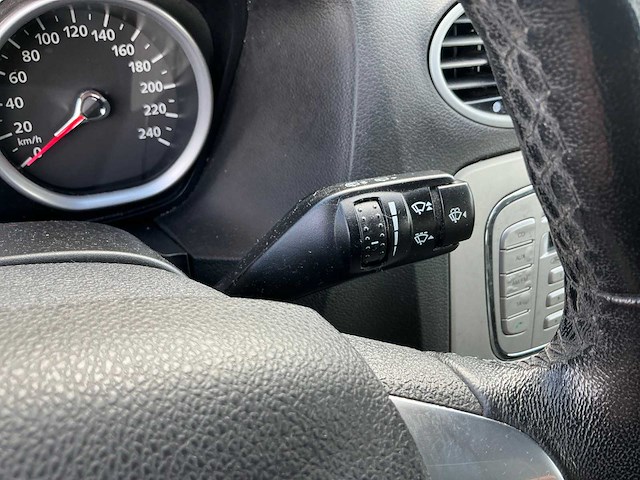 2009 ford focus 1.6 i defect personenauto - afbeelding 13 van  45