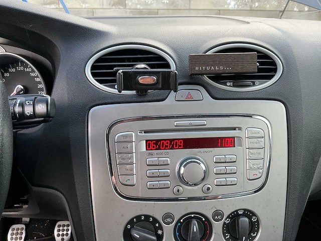 2009 ford focus 1.6 i defect personenauto - afbeelding 15 van  45