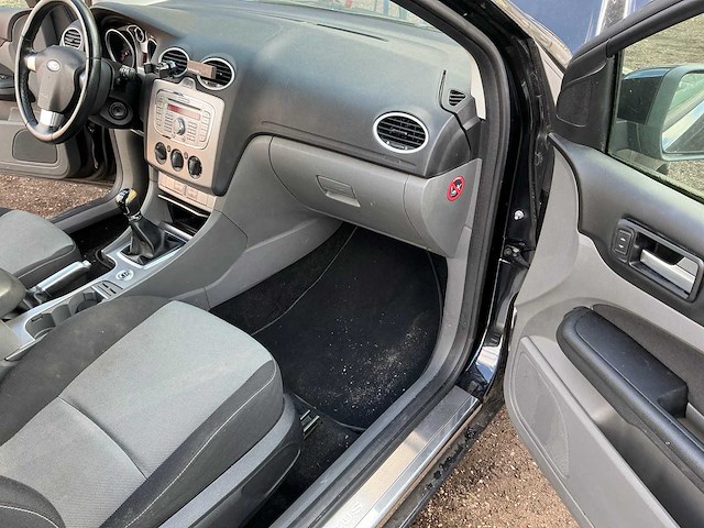 2009 ford focus 1.6 i defect personenauto - afbeelding 22 van  45