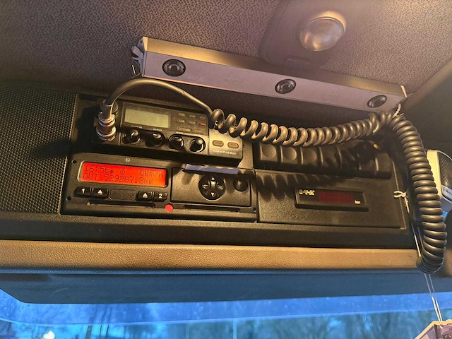 2009 ginaf 3233s 6x2 bakwagen met autolaadkraan - afbeelding 3 van  33