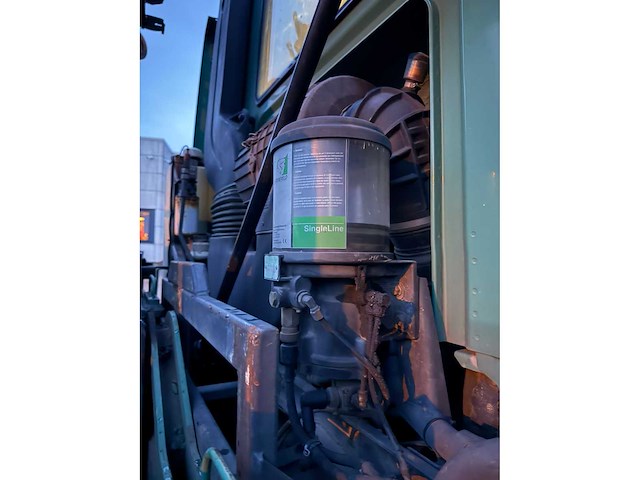 2009 ginaf 3233s 6x2 bakwagen met autolaadkraan - afbeelding 9 van  33