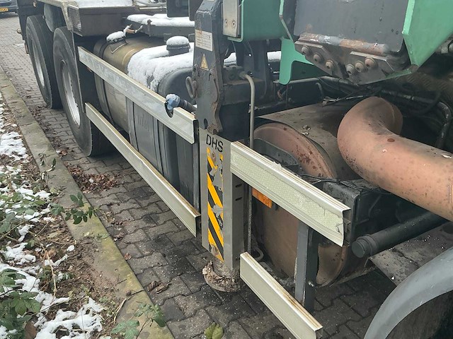 2009 ginaf 3233s 6x2 bakwagen met autolaadkraan - afbeelding 21 van  33