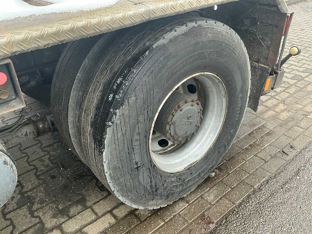 2009 ginaf 3233s 6x2 bakwagen met autolaadkraan - afbeelding 22 van  33