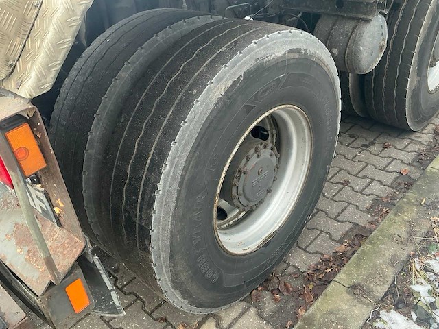 2009 ginaf 3233s 6x2 bakwagen met autolaadkraan - afbeelding 25 van  33