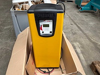 2009 hawker tc1 lt 48/100 ionic tractiebatterijlader - afbeelding 1 van  7