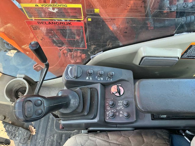 2009 hitachi zx140w banden graafmachine - afbeelding 1 van  4